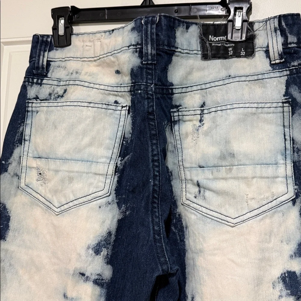 BKE distressed Jake 32x32 distressed straight leg normcore jeans
